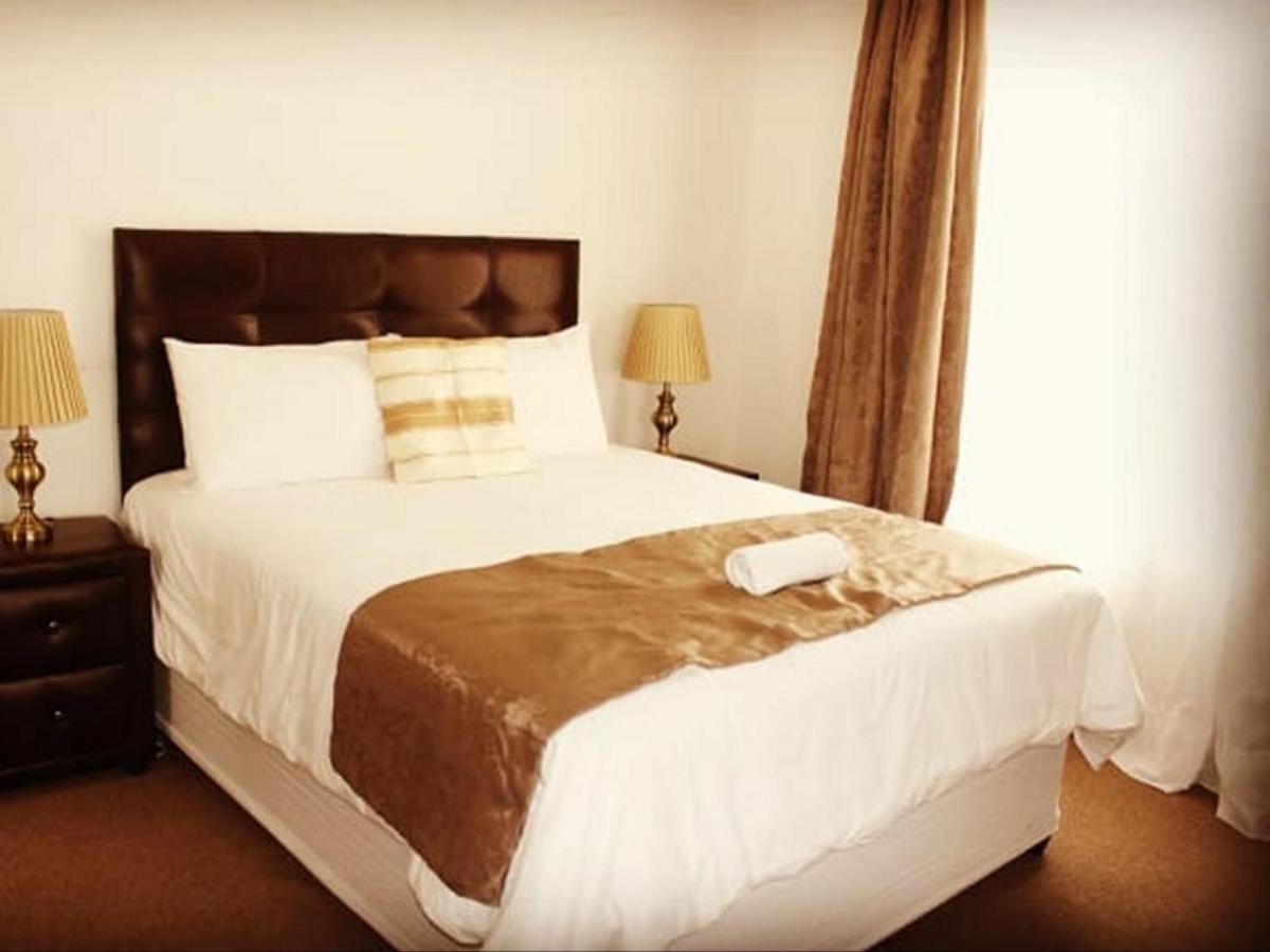 Moshitametsi Guesthouse Kempton Park Exteriör bild
