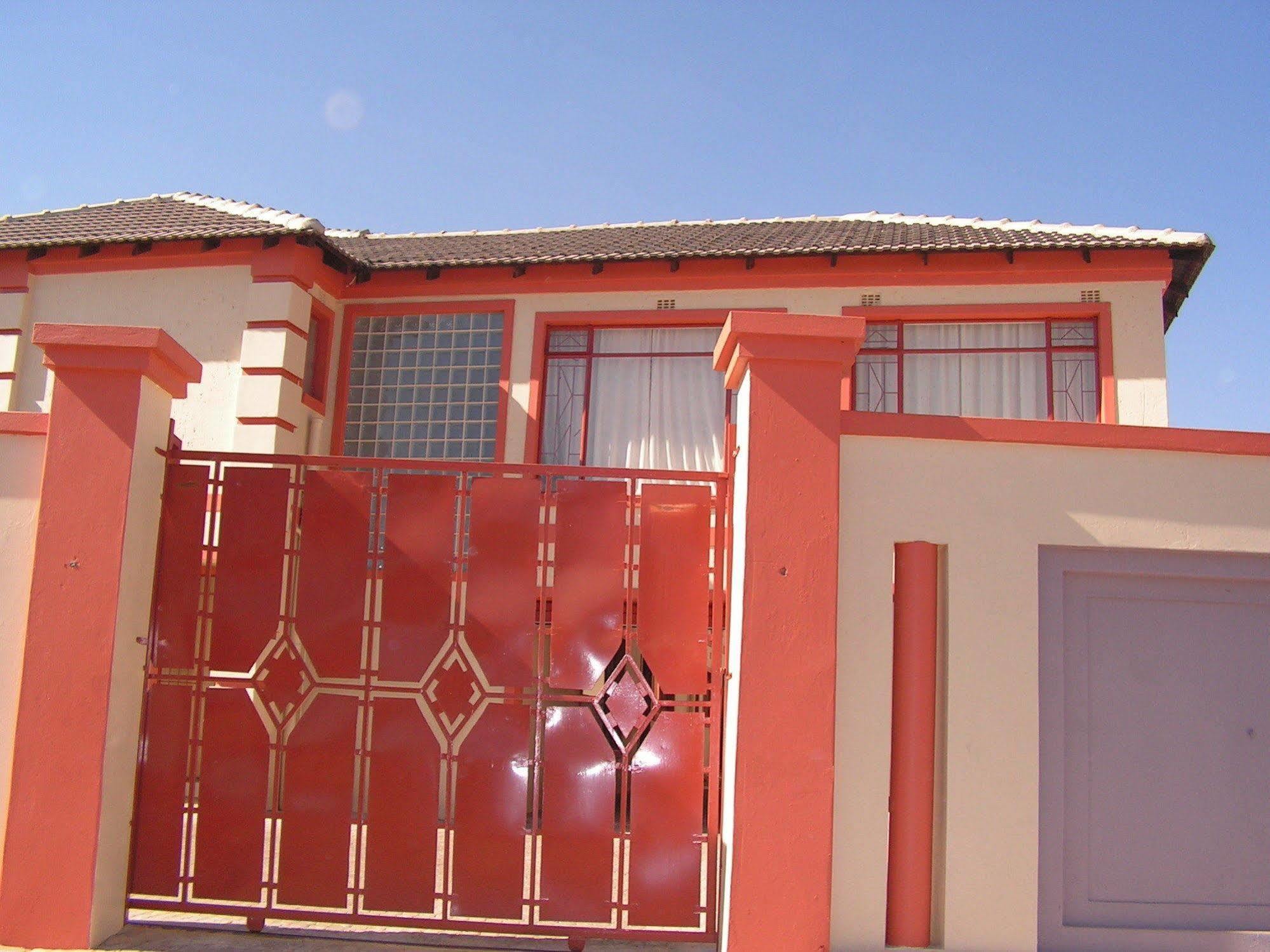 Moshitametsi Guesthouse Kempton Park Exteriör bild