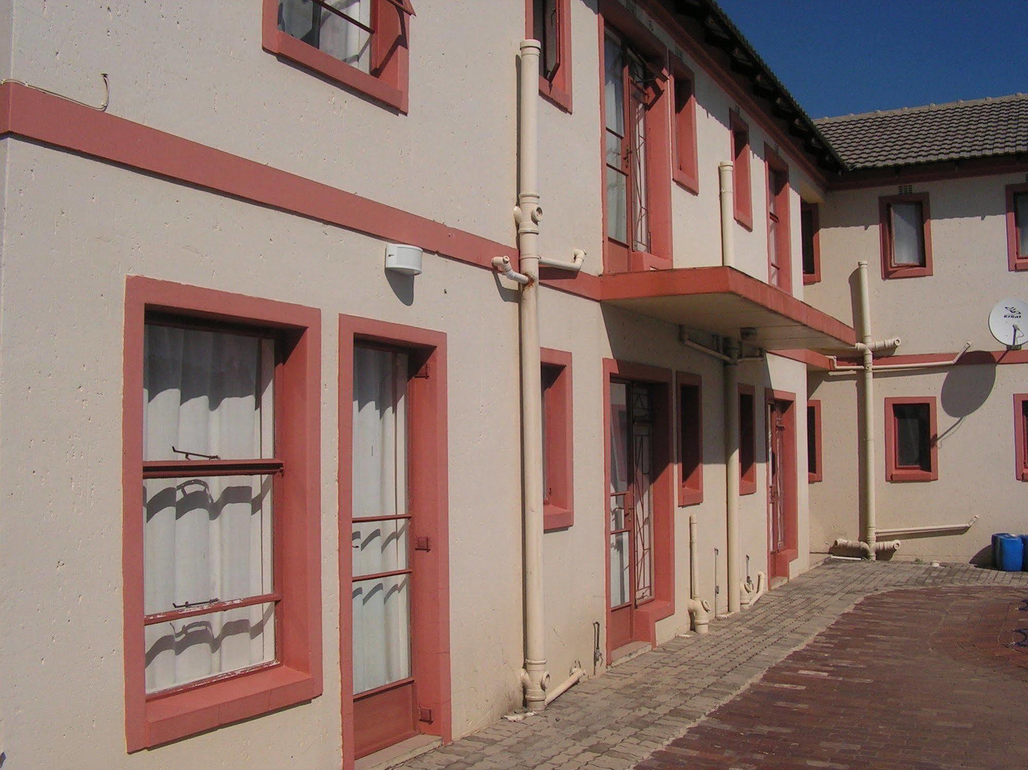 Moshitametsi Guesthouse Kempton Park Exteriör bild
