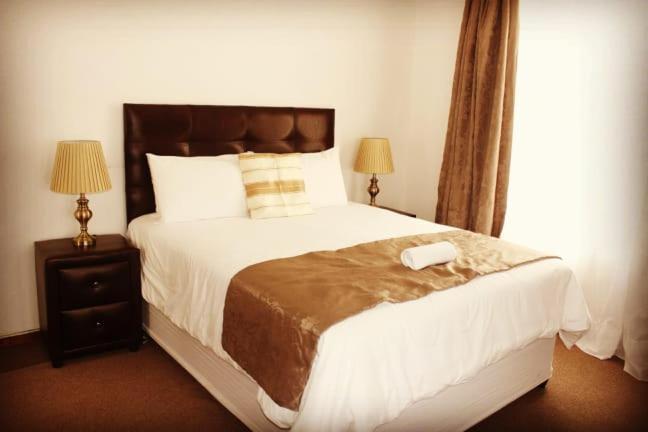 Moshitametsi Guesthouse Kempton Park Exteriör bild