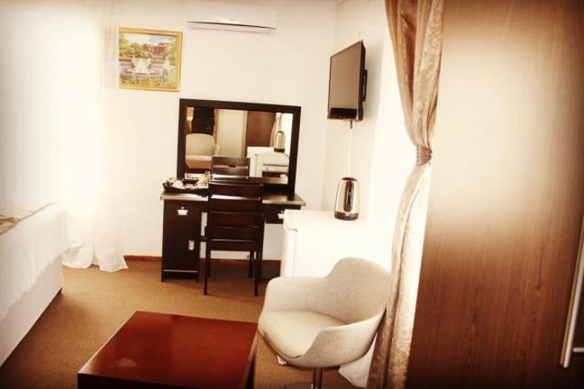 Moshitametsi Guesthouse Kempton Park Exteriör bild